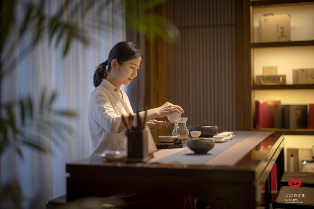茶品牌體驗(yàn)空間巡禮第二輯 | 鄰里茶莊陳升號插圖10 茶品牌體驗(yàn)空間巡禮第二輯 | 鄰里茶莊陳升號插圖10