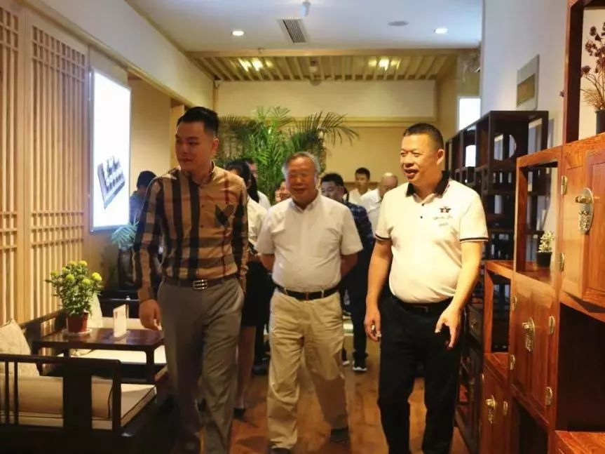 中國國際茶文化研究會(huì)主辦浙茶企赴陜西考察活動(dòng)，參觀漢唐西安旗艦店插圖1